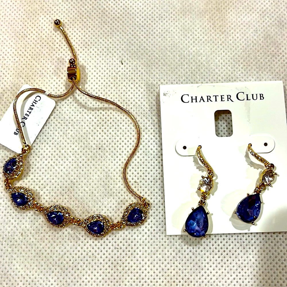 Beautiful set of bracelet & earrings brand new